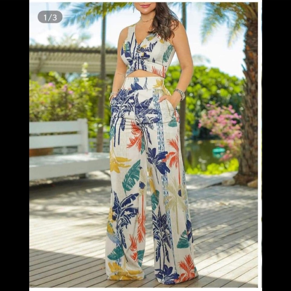NWT pants set beautiful print